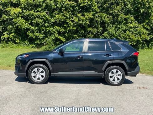 Used 2024 Toyota RAV4 LE AWD/4WD image 4