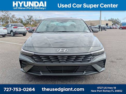 Used 2025 Hyundai Elantra Sport image 8