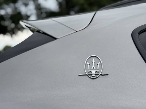 Used 2019 Maserati Levante GTS AWD/4WD image 11