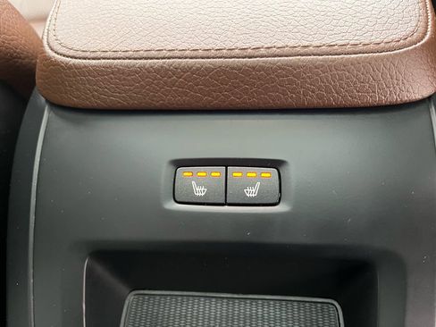 Used 2022 Volvo V90 B6 Cross Country image 22