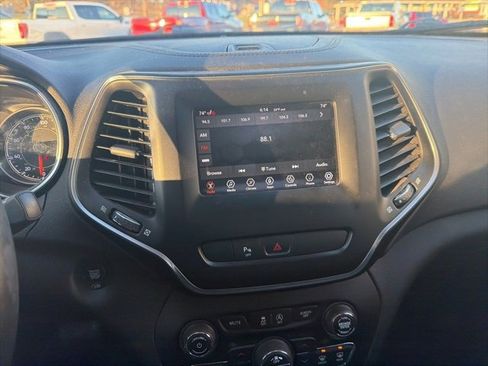 Used 2019 Jeep Cherokee Latitude Plus image 36