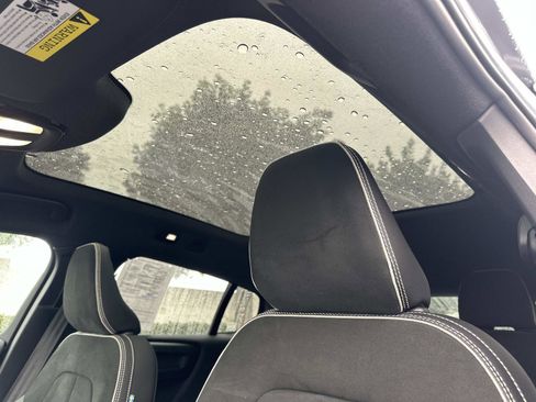 Certified 2023 Volvo C40 P8 Recharge Ultimate image 35