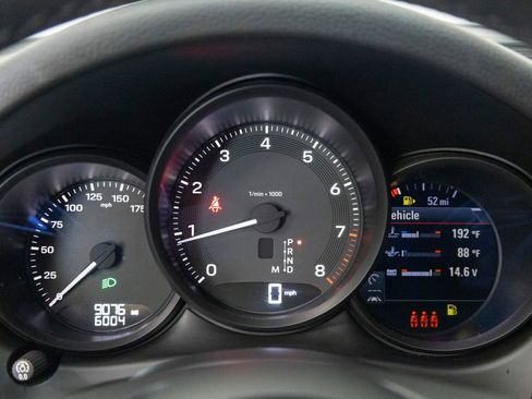 Certified 2025 Porsche Macan AWD/4WD image 26