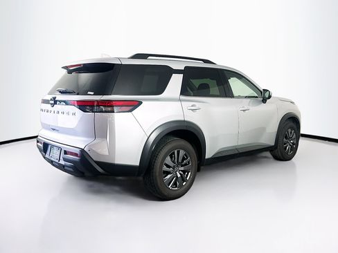Used 2025 Nissan Pathfinder SV FWD image 9