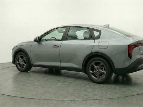 Used 2025 Kia K4 LXS image 6