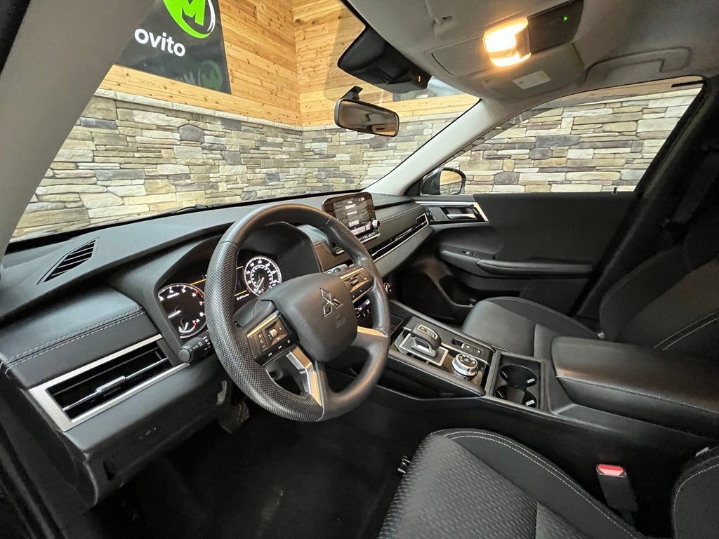 Used 2022 Mitsubishi Outlander ES AWD/4WD image 26
