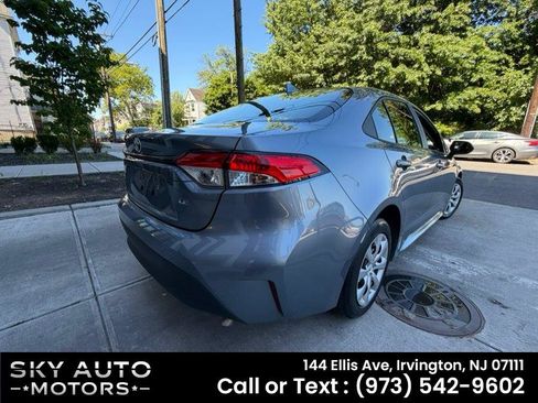 Used 2024 Toyota Corolla LE FWD image 4
