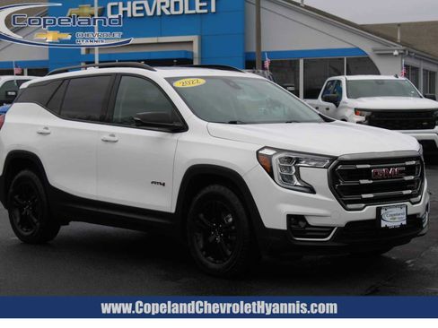 Used 2022 GMC Terrain AT4 image 1