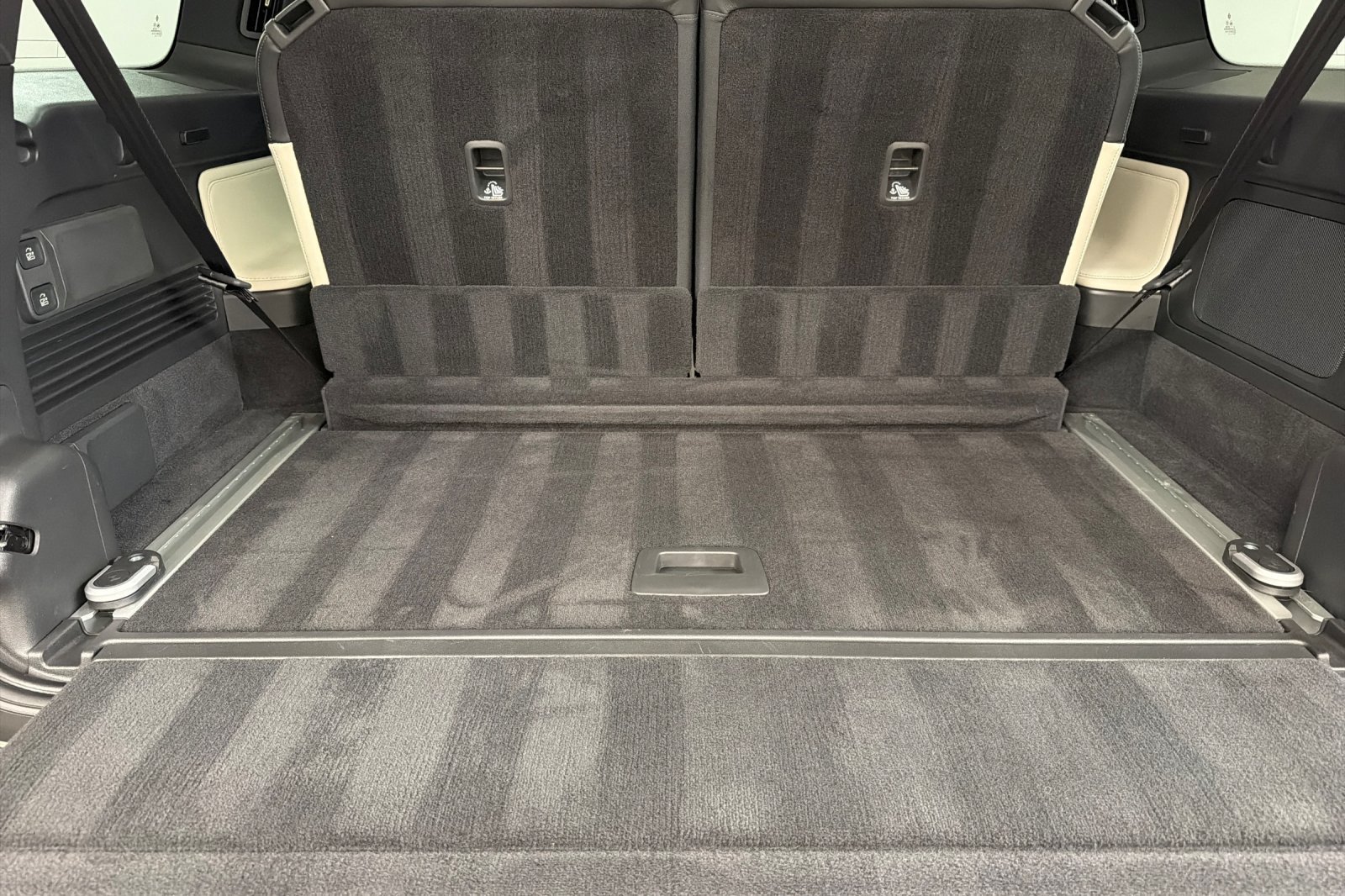 Used 2025 Rivian R1S Adventure Tri AWD/4WD image 15