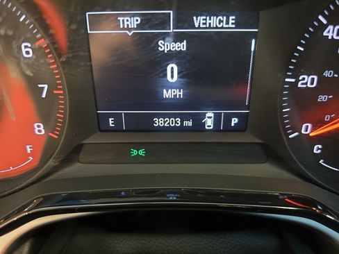 Used 2025 Chevrolet Trax LS w/ LS Convenience Package FWD image 21