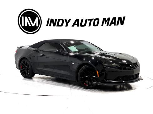 Used 2019 Chevrolet Camaro LT RWD image 2