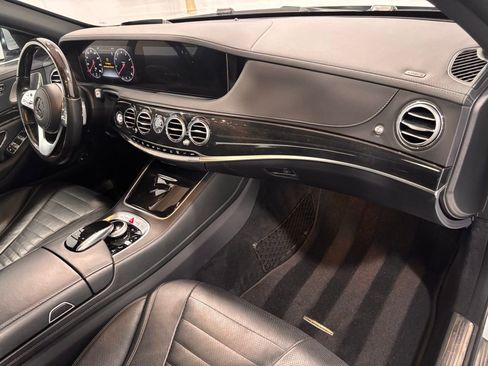 Used 2020 Mercedes-Benz S 560 4MATIC Sedan image 16