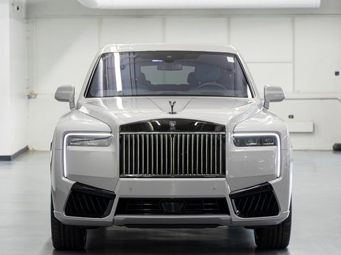 Certified 2026 Rolls-Royce Cullinan Black Badge AWD/4WD image 8