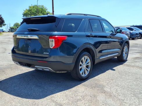 Used 2022 Ford Explorer XLT w/ Equipment Group 202A AWD/4WD image 4