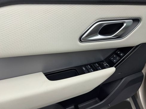 Used 2023 Land Rover Range Rover Velar R-Dynamic S image 39