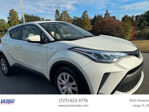 Used 2020 Toyota C-HR LE image 1