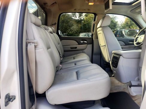 Used 2008 Chevrolet Avalanche LTZ w/ LTZ Preferred Equipment Group image 27