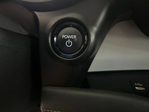 Used 2025 Toyota Sienna XLE FWD image 49