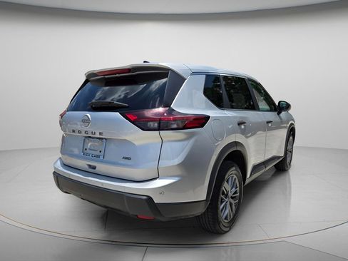Used 2024 Nissan Rogue S AWD/4WD image 6