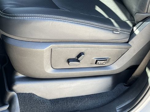 Used 2023 RAM 3500 Big Horn w/ Night Edition image 10