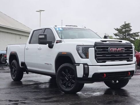 Used 2024 GMC Sierra 2500 AT4 w/ AT4 Premium Plus Package AWD/4WD image 2