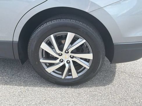 Used 2023 Chevrolet Equinox Premier AWD/4WD image 18