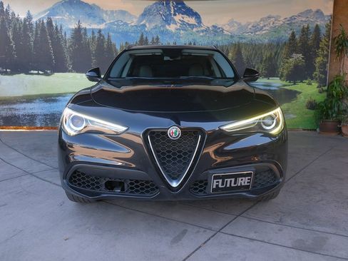 Used 2019 Alfa Romeo Stelvio image 2
