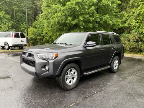 Used 2017 Toyota 4Runner SR5 Premium RWD image 5