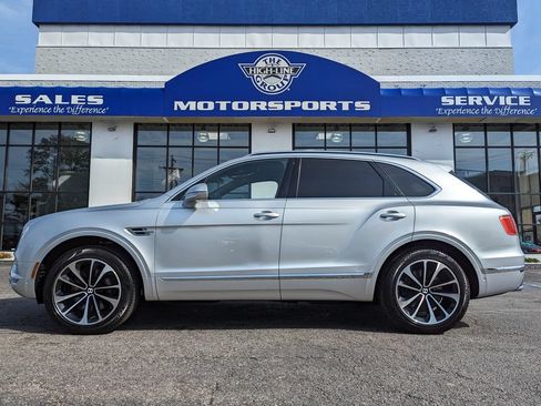 Used 2018 Bentley Bentayga AWD/4WD image 1