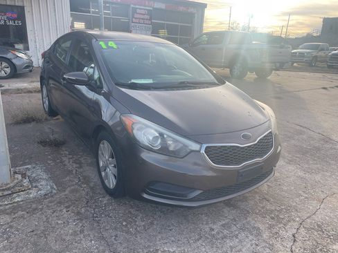 Used 2014 Kia Forte LX w/ Popular Package image 2