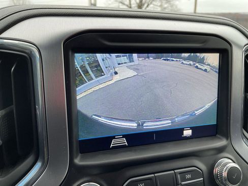 Used 2022 GMC Sierra 1500 SLE image 15