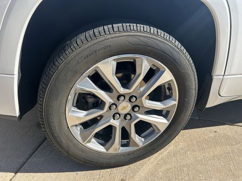 Used 2018 Chevrolet Traverse Premier w/ Driver Confidence II Package image 8