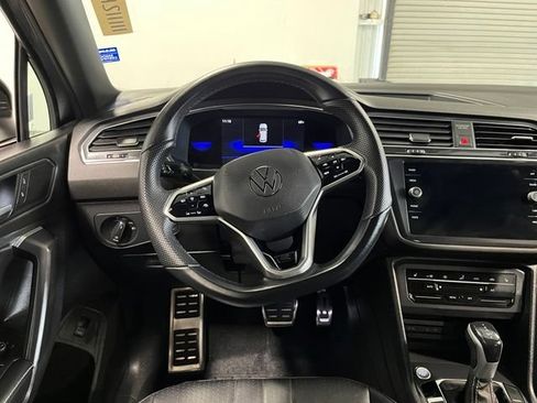 Used 2022 Volkswagen Tiguan SE R-Line FWD image 21