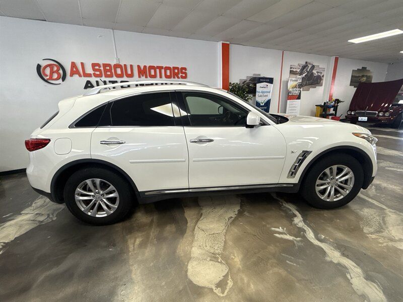 Used 2017 INFINITI QX70 AWD w/ Premium Package image 8
