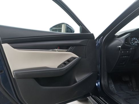 Used 2023 MAZDA MAZDA3 s image 19