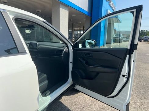 Used 2024 Nissan Rogue S FWD image 14