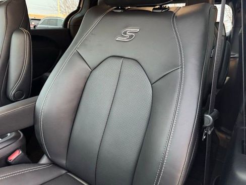 New 2026 Chrysler Pacifica Select FWD image 27
