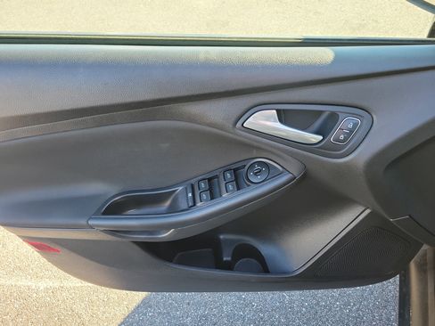 Used 2016 Ford Focus SE image 19