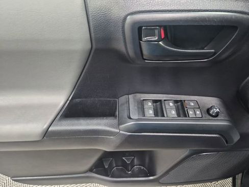 Used 2021 Toyota Tacoma SR AWD/4WD image 13
