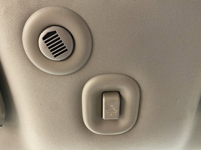 Used 2009 Pontiac G5 w/ Sun And Sound Package FWD image 40