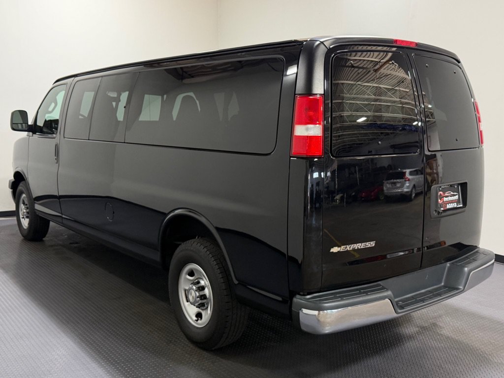 Used 2018 Chevrolet Express 3500 LT w/ LT Preferred Equipment Group RWD image 7