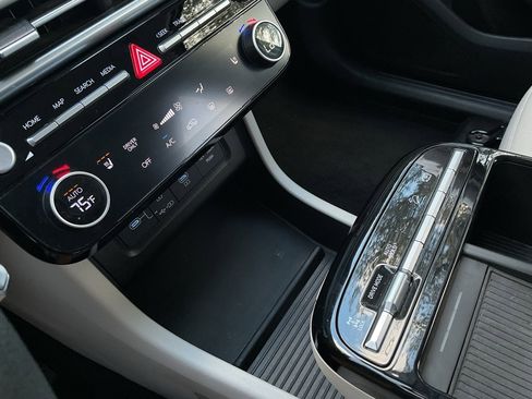 Used 2025 Hyundai Tucson Blue image 35