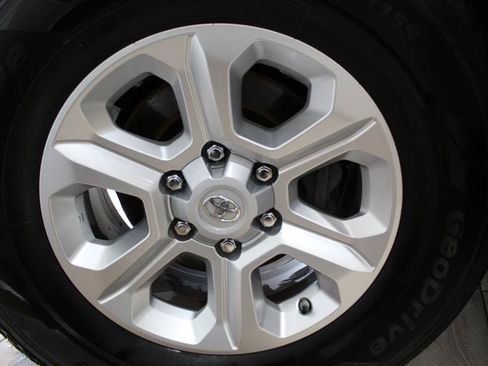 Used 2015 Toyota 4Runner SR5 Premium AWD/4WD image 12