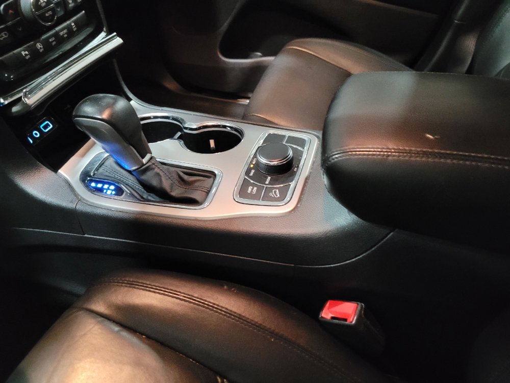 Used 2019 Jeep Grand Cherokee Limited AWD/4WD image 26