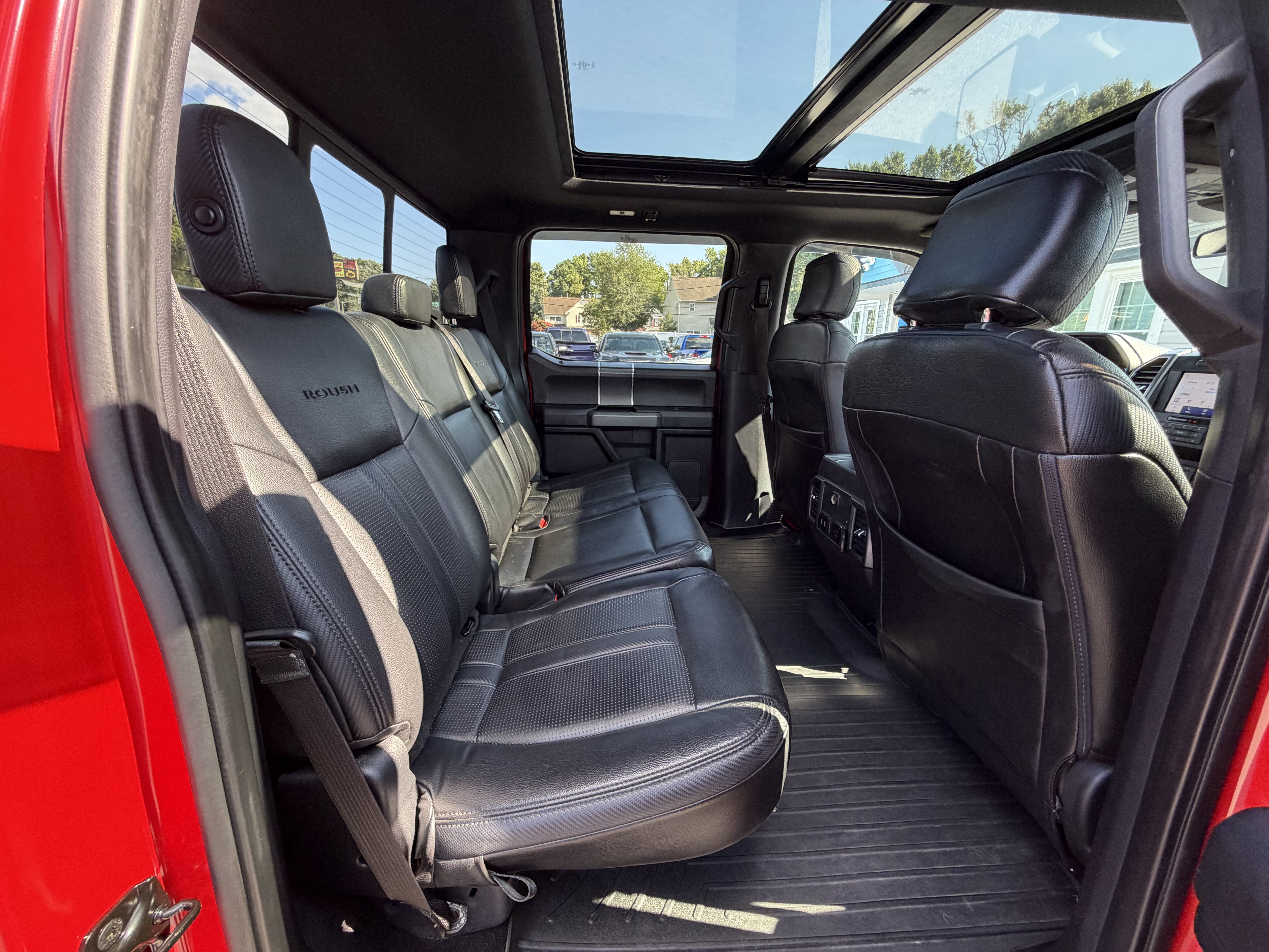 Used 2019 Ford F150 XLT w/ Equipment Group 302A Luxury AWD/4WD image 21