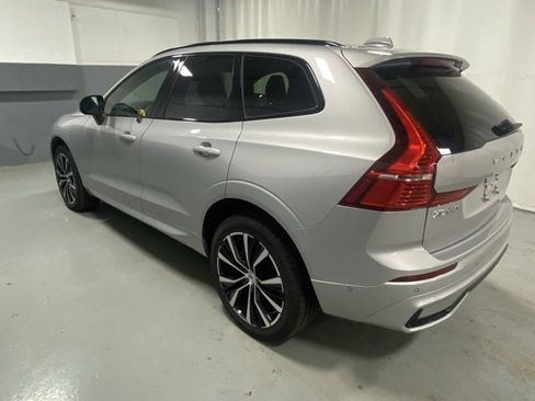 Used 2025 Volvo XC60 B5 Plus image 2