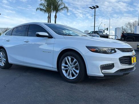 Used 2018 Chevrolet Malibu LT w/ Driver Confidence Package image 1