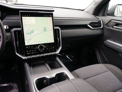 Used 2025 GMC Acadia Elevation image 21