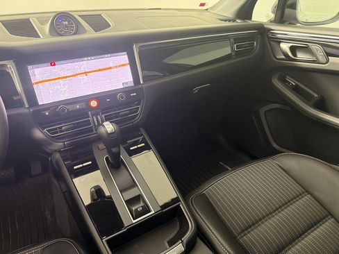 Certified 2026 Porsche Macan Turbo AWD/4WD image 29