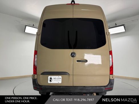Used 2019 Mercedes-Benz Sprinter 2500 image 7